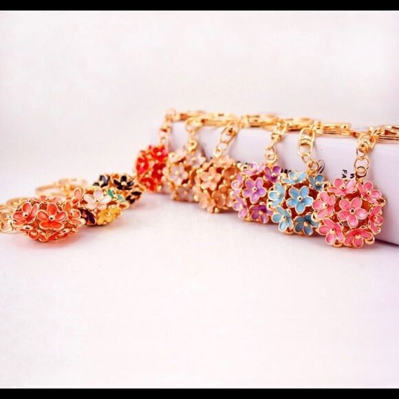 Pink Flower Cluster Keychain Charm - Picture 2 of 2